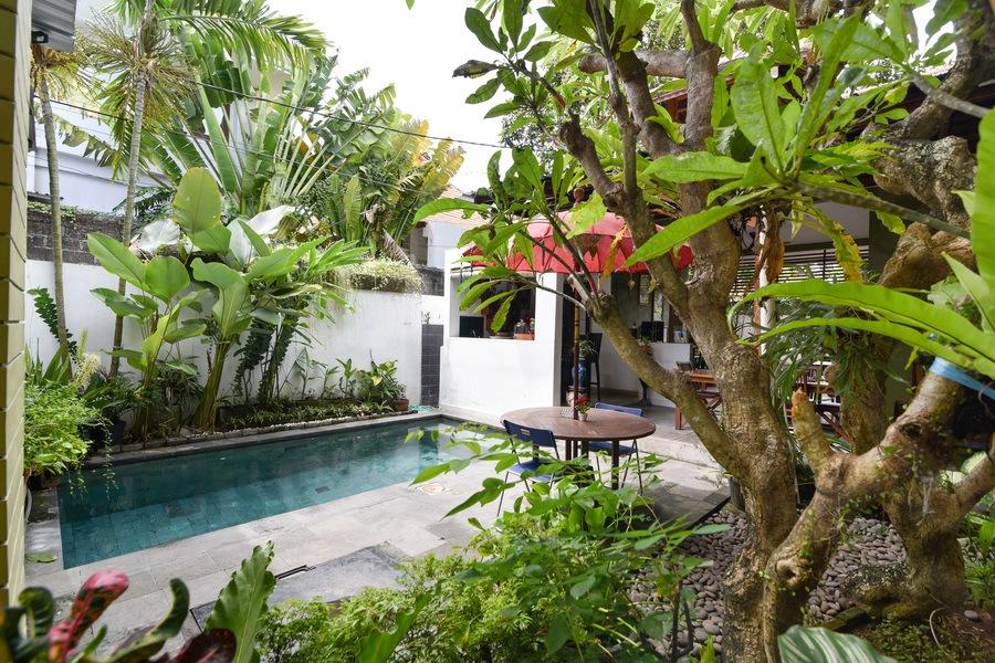 RedDoorz near Pantai Sanur Bali Hotel Bagian luar foto